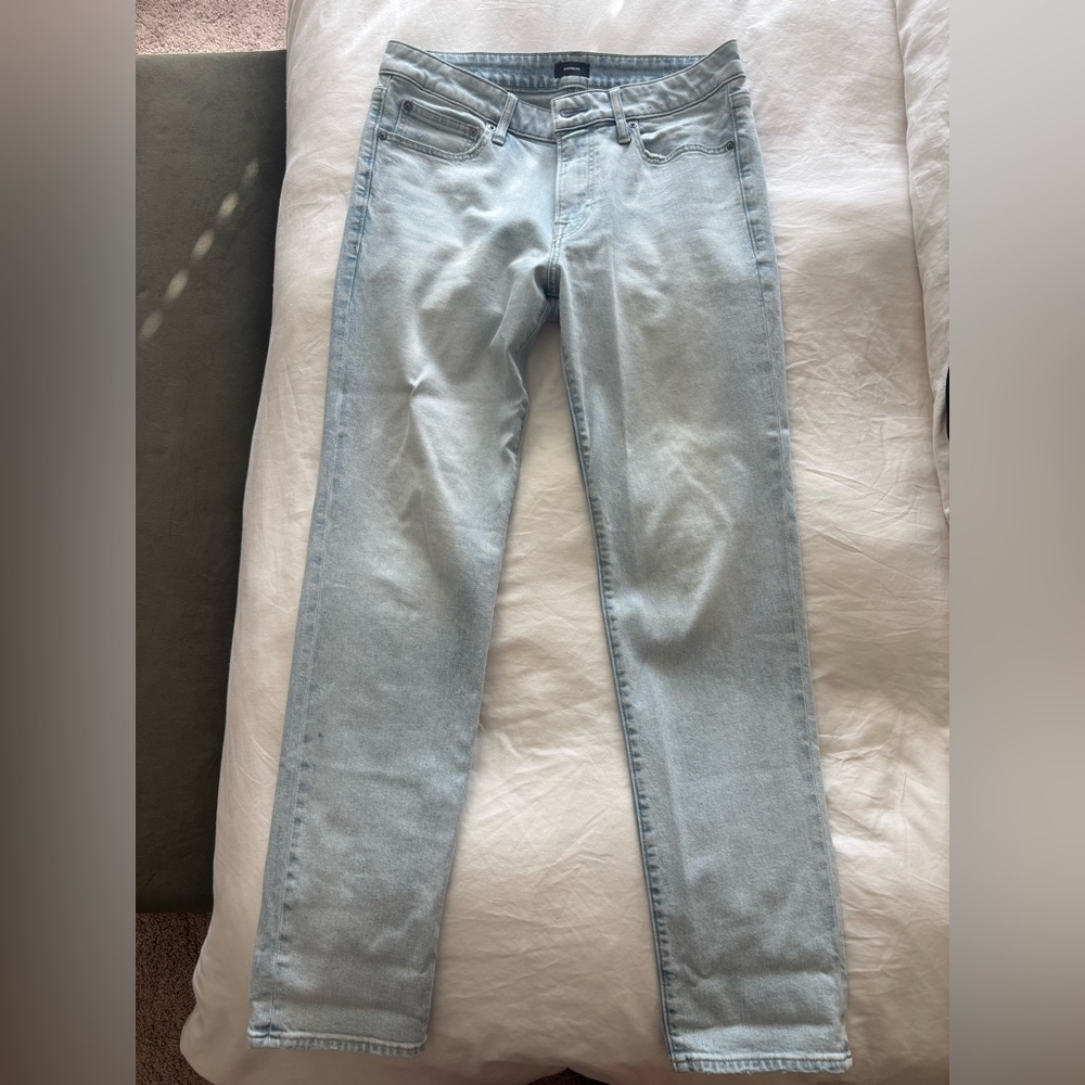 Express Men’s Slim-Straight Light Wash Jeans 31x32